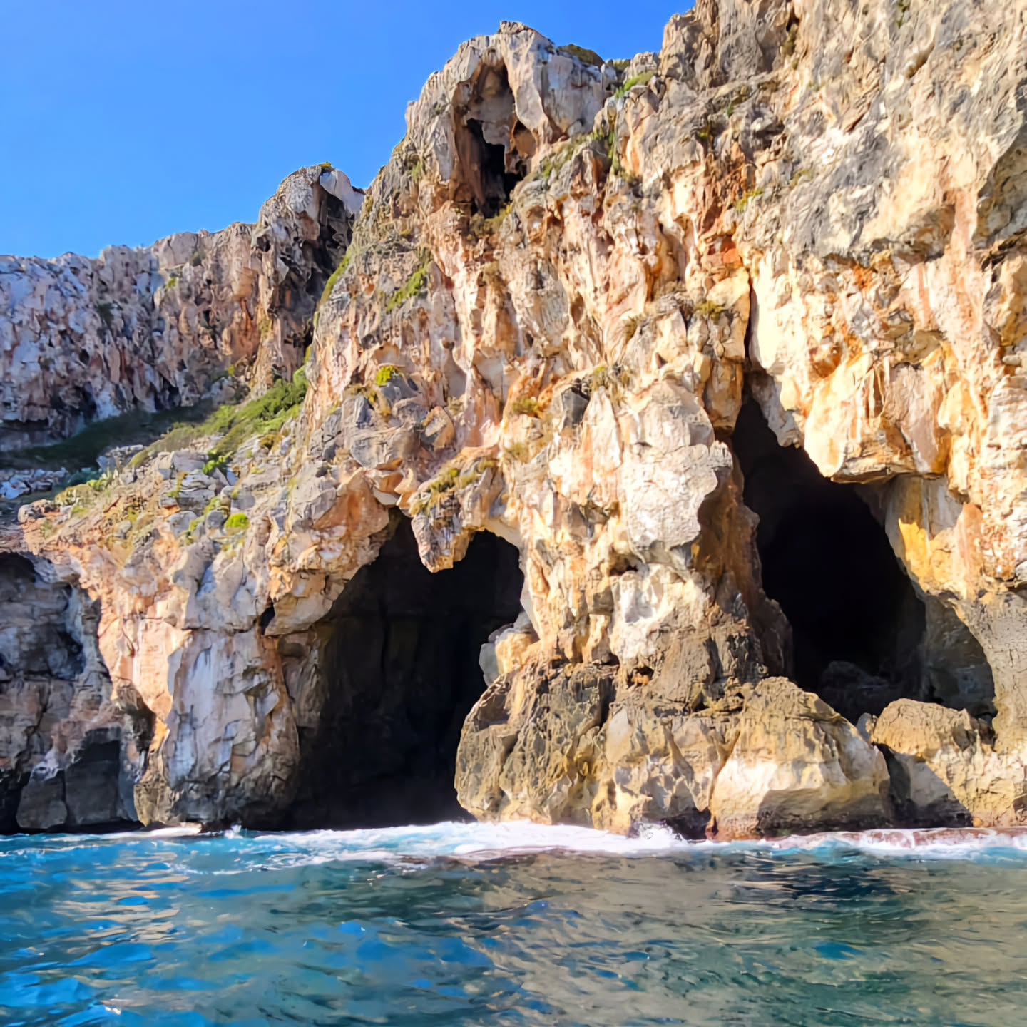 Salentissimo.it: Grotta dell Elefante - Marina di Novaglie - Alessano, spiagge del Salento