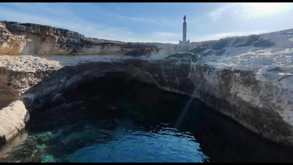 Salentissimo.it: Grotta della Poesia - Roca Vecchia - Melendugno, Salenton rannat