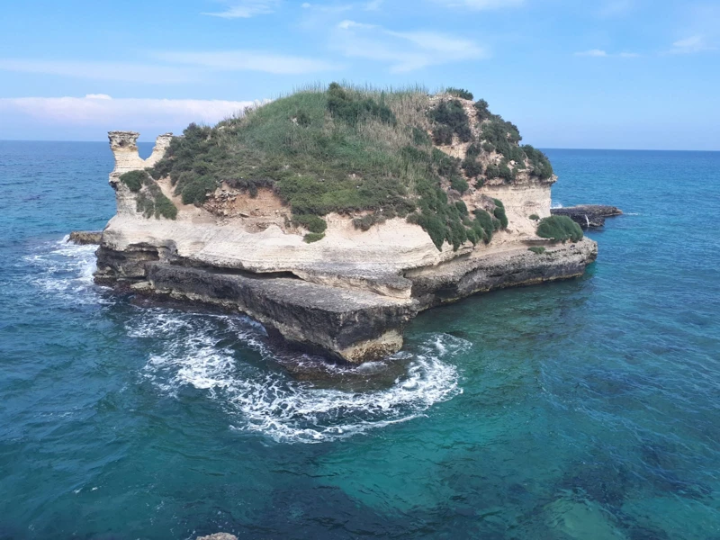 Salentissimo.it: I Faraglioni di Sant Andrea - Sant Andrea - Melendugno, Praias de Salento