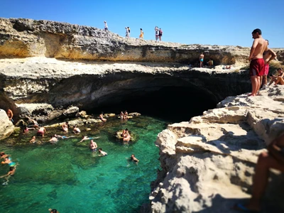 Salentissimo.it: Grotta della Poesia - Roca Vecchia - Melendugno, Salento-strande