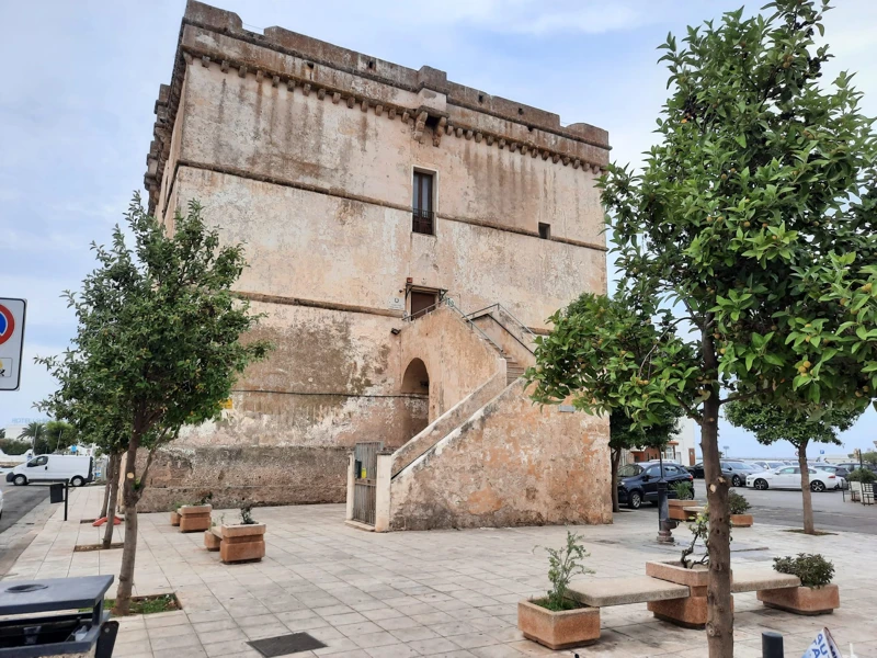 Salentissimo.it: Torre di Porto Cesareo - Porto Cesareo, Plajele din Salento