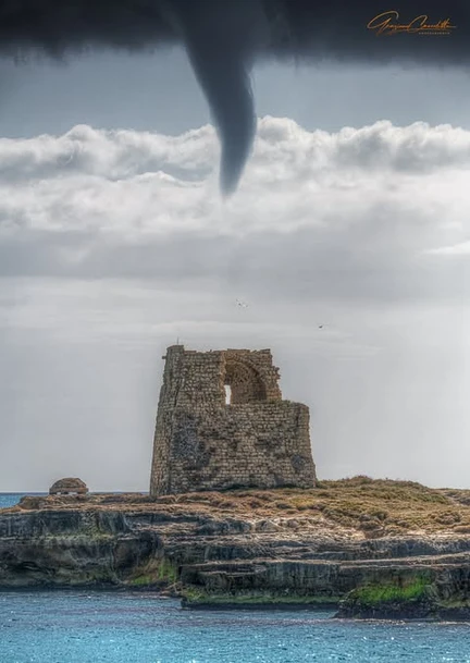 Salentissimo.it: Torre di Roca Vecchia - Roca Vecchia - Melendugno, Παραλίες Salento