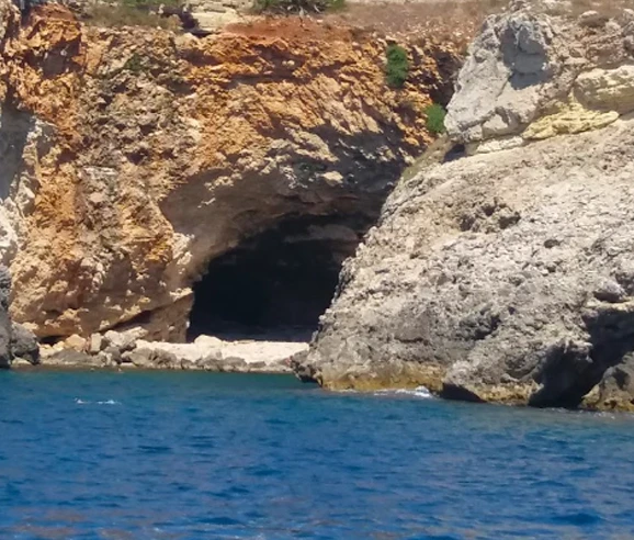 Salentissimo.it: Grotta Bagno Marino - Santa Cesarea Terme, spiagge del Salento