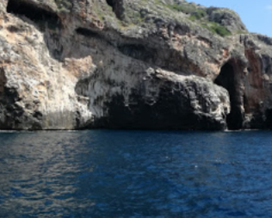 Salentissimo.it: Grotta dei Libri -  Santa Maria di Leuca - Castrignano del Capo, spiagge del Salento