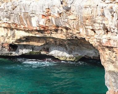 Salentissimo.it: Grotta della Stalla - Felloniche - Patú, Praias do Salento