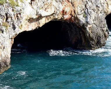 Salentissimo.it: Grotte Cazzafri - Santa Maria di Leuca - Castrignano del Capo, Παραλίες Salento