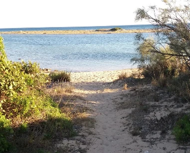 Salentissimo.it: Spiaggia dell Isola della Fanciulla - Torre Pali - Salve, Plages du Salento